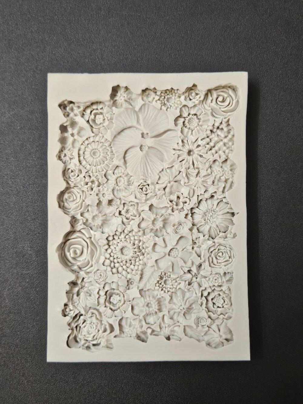 Beautiful Mixed flowers Mold